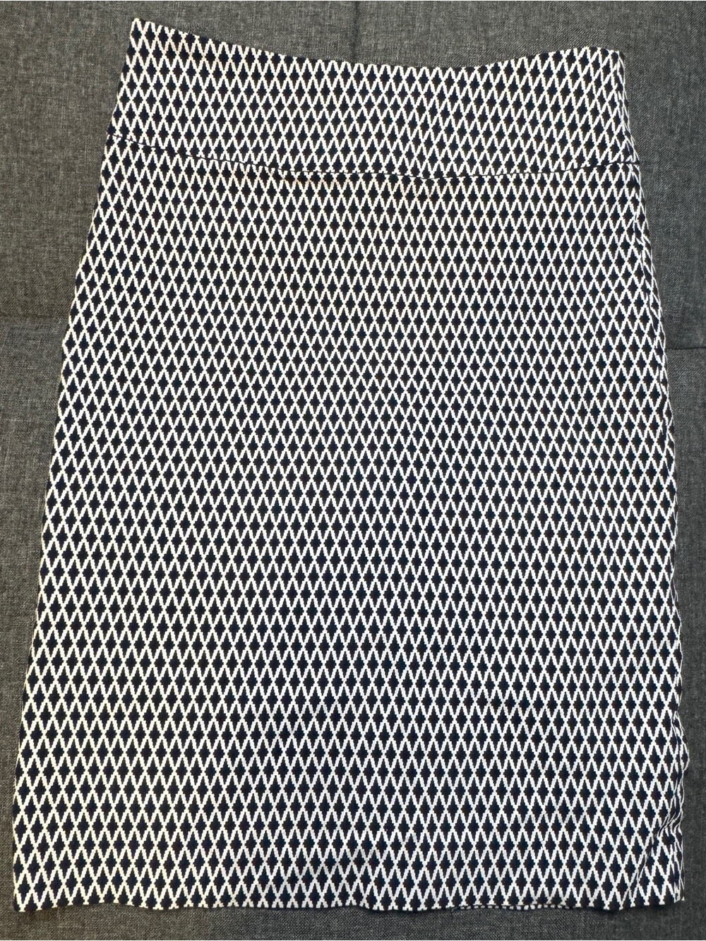 Margaret M Black and White Diamond-Pattern Pencil Skirt